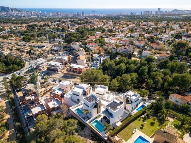 3 soveværelse Villa til salg i La Nucia med swimmingpool garage - € 600.000 (Ref: 9206225)