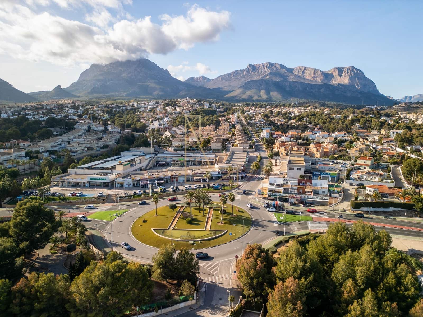 3 soveværelse Villa til salg i La Nucia med swimmingpool garage - € 600.000 (Ref: 9206225)