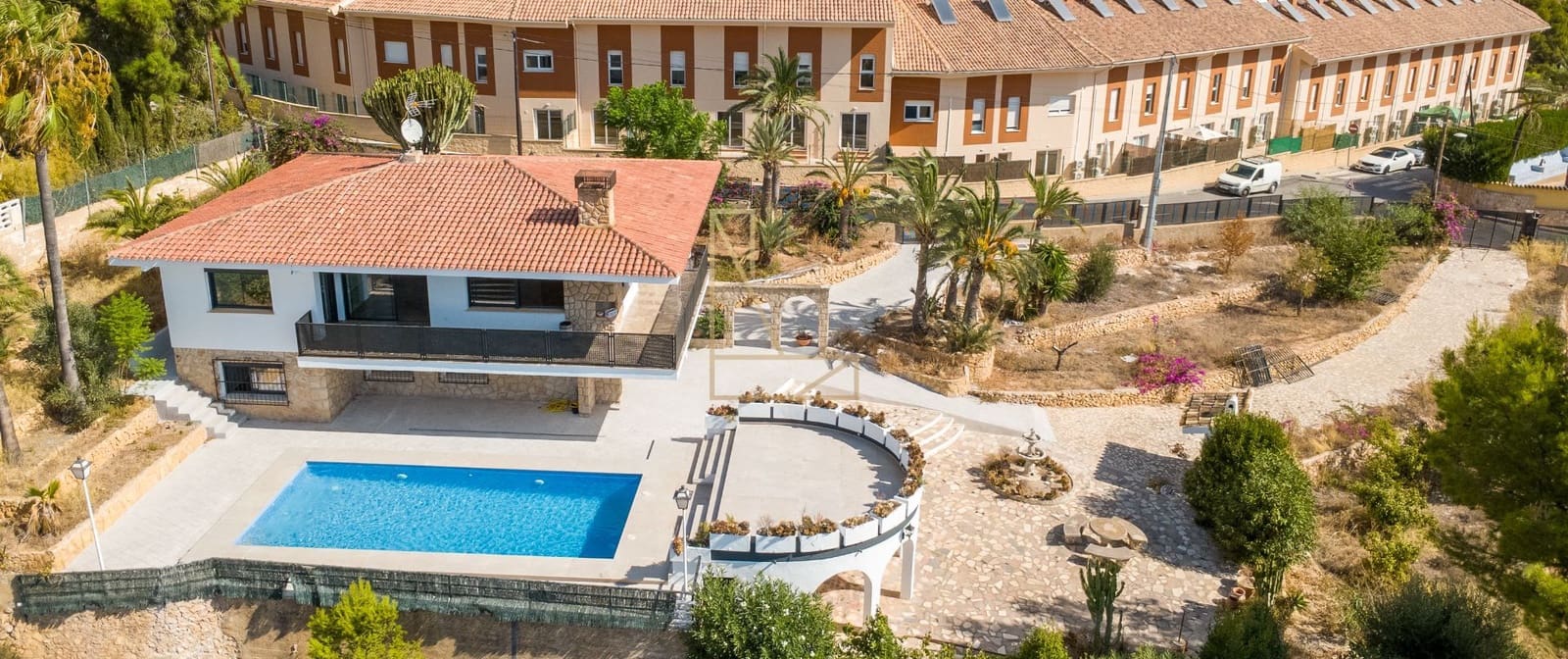 4 slaapkamer Villa te koop in La Nucia met zwembad garage - € 950.000 (Ref: 9212504)