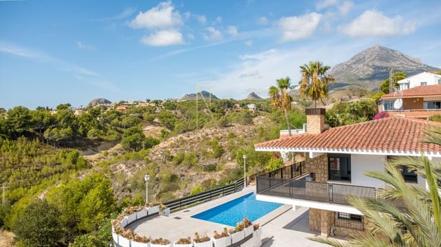 4 slaapkamer Villa te koop in La Nucia met zwembad garage - € 950.000 (Ref: 9212504)