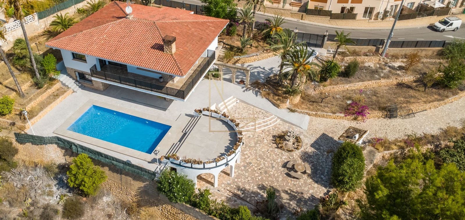 4 slaapkamer Villa te koop in La Nucia met zwembad garage - € 950.000 (Ref: 9212504)