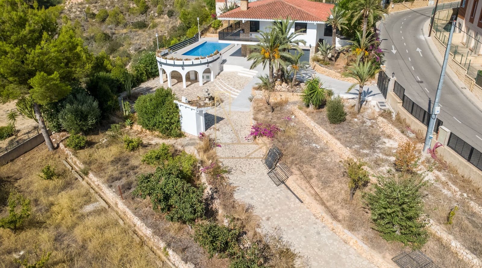 4 slaapkamer Villa te koop in La Nucia met zwembad garage - € 950.000 (Ref: 9212504)