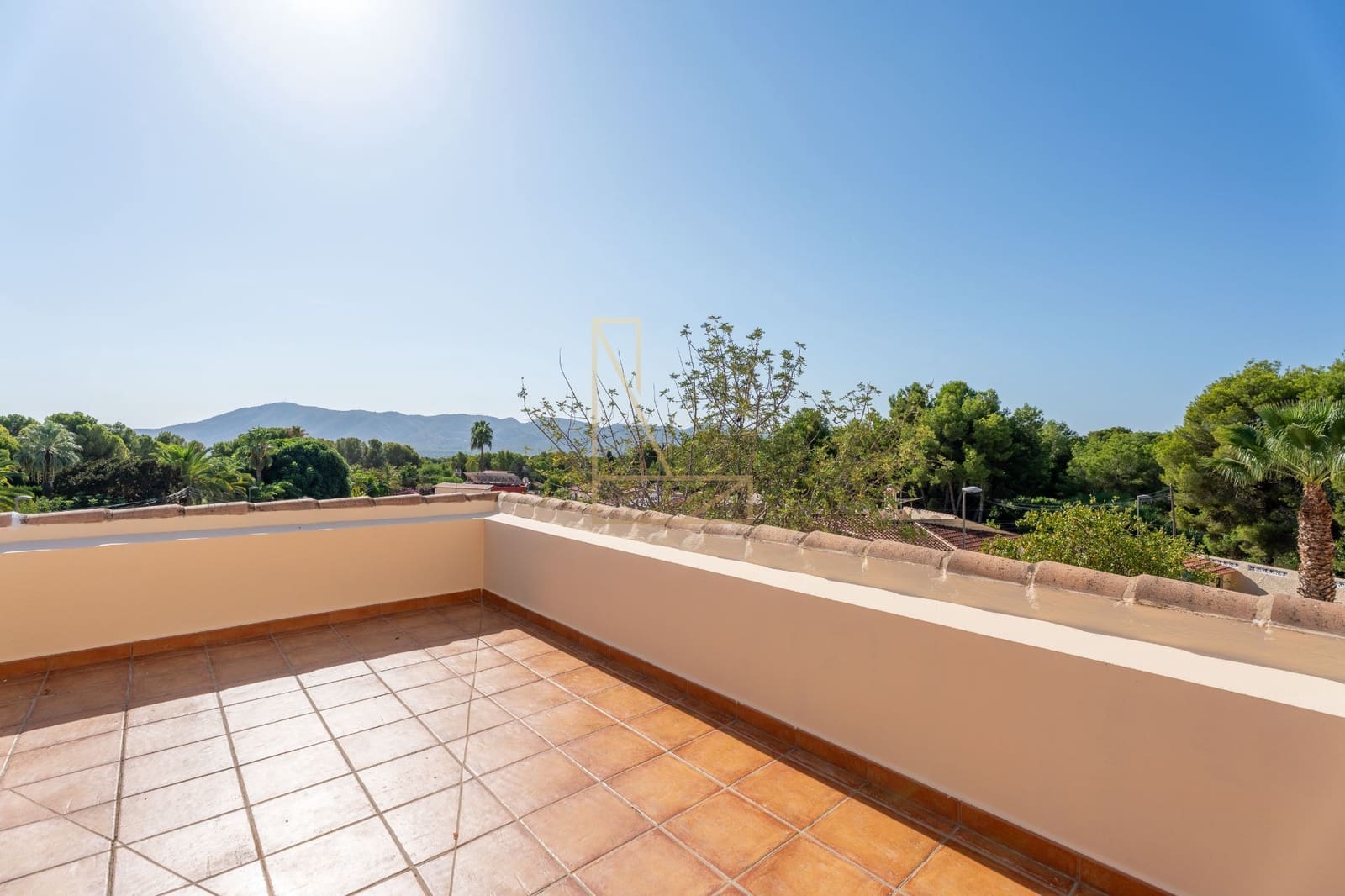 7 Zimmer Villa zu verkaufen in La Nucia mit Pool Garage - 780.000 € (Ref: 9226175)