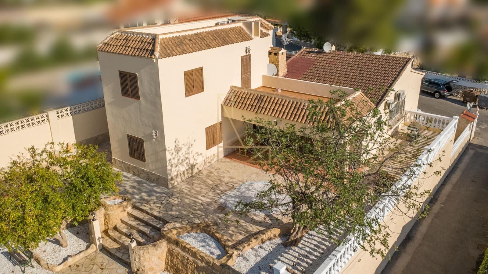 7 Zimmer Villa zu verkaufen in La Nucia mit Pool Garage - 780.000 € (Ref: 9226175)