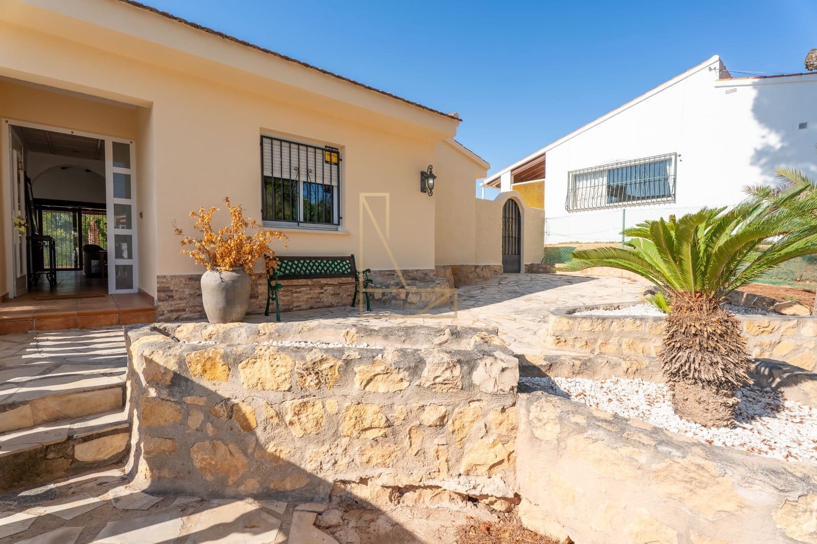 7 Zimmer Villa zu verkaufen in La Nucia mit Pool Garage - 780.000 € (Ref: 9226175)