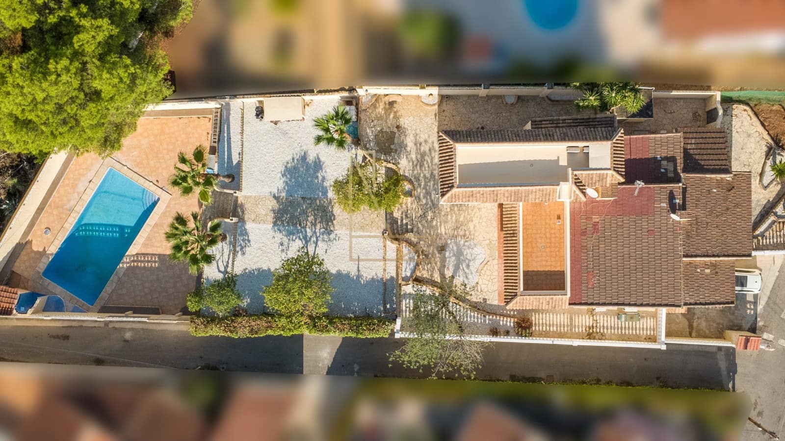 7 Zimmer Villa zu verkaufen in La Nucia mit Pool Garage - 780.000 € (Ref: 9226175)