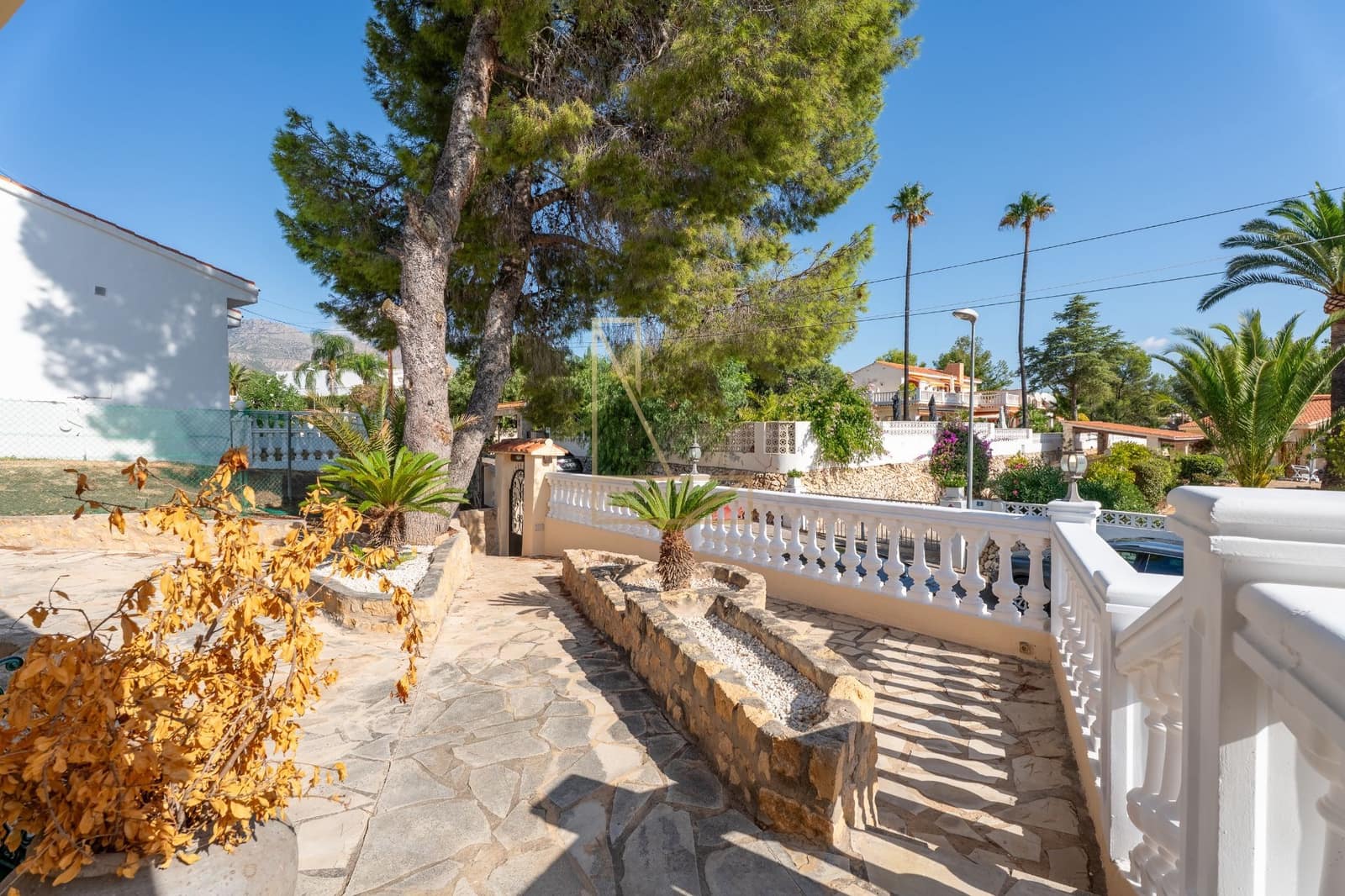 7 Zimmer Villa zu verkaufen in La Nucia mit Pool Garage - 780.000 € (Ref: 9226175)