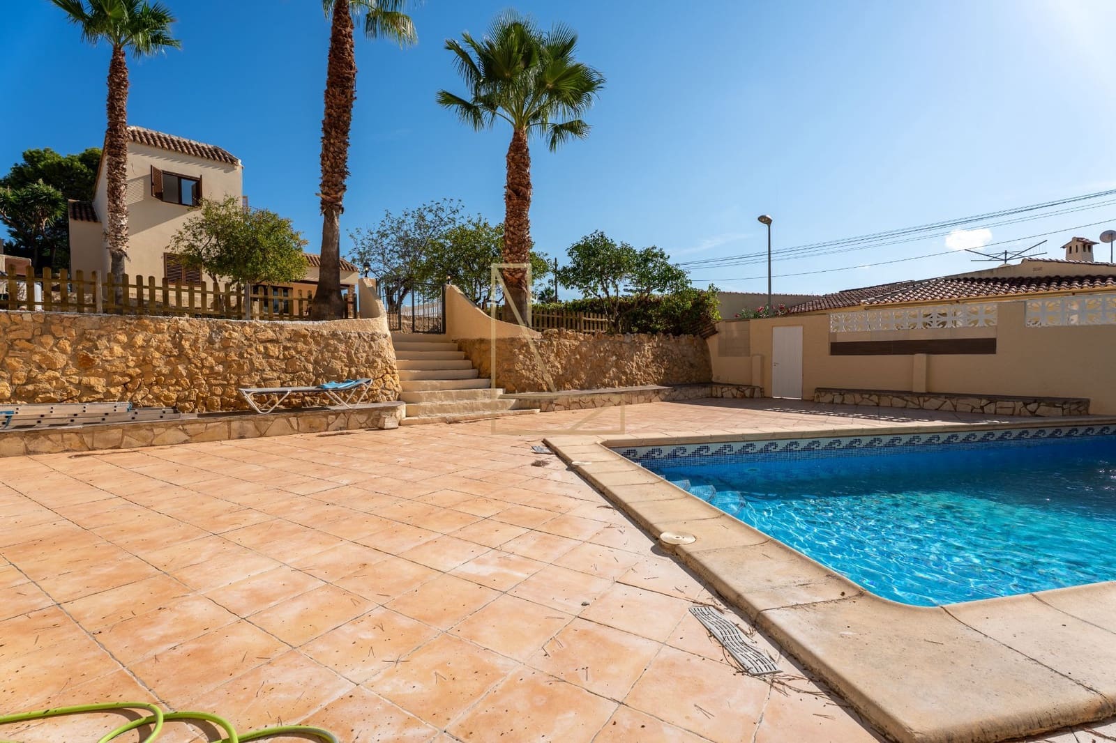 7 Zimmer Villa zu verkaufen in La Nucia mit Pool Garage - 780.000 € (Ref: 9226175)