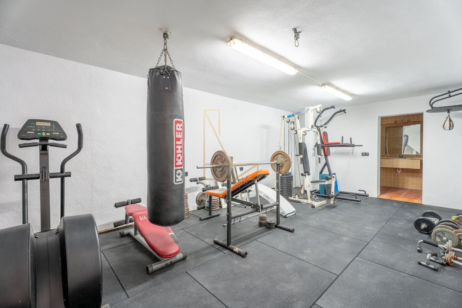 7 Zimmer Villa zu verkaufen in La Nucia mit Pool Garage - 780.000 € (Ref: 9226175)