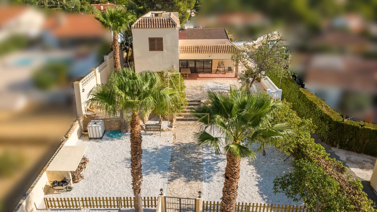 7 Zimmer Villa zu verkaufen in La Nucia mit Pool Garage - 780.000 € (Ref: 9226175)