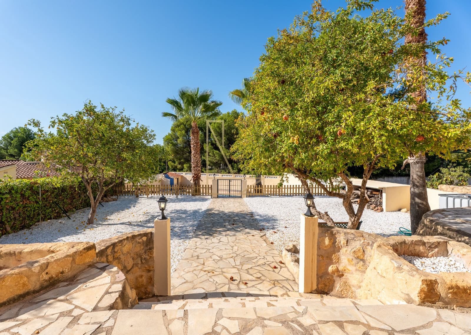 7 Zimmer Villa zu verkaufen in La Nucia mit Pool Garage - 780.000 € (Ref: 9226175)