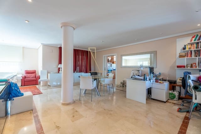 4 makuuhuone Huvila myytävänä paikassa Albir, Alfaz del Pi / L'Alfàs del Pi mukana uima-altaan 
autotalli - 665 000 € (Ref: 9239574)