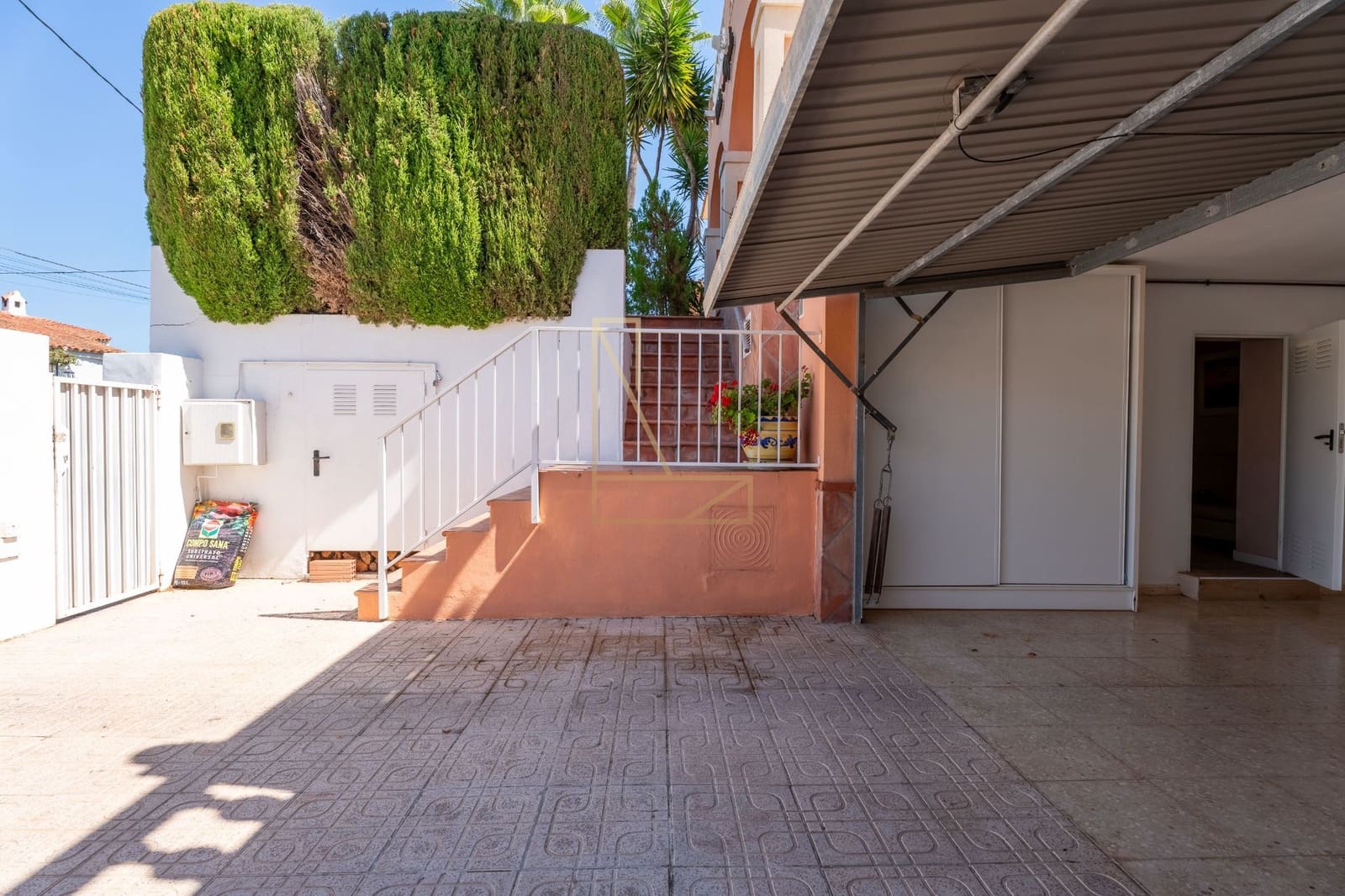 4 bedroom Villa for sale in Albir with pool garage - € 665,000 (Ref: 9239574)