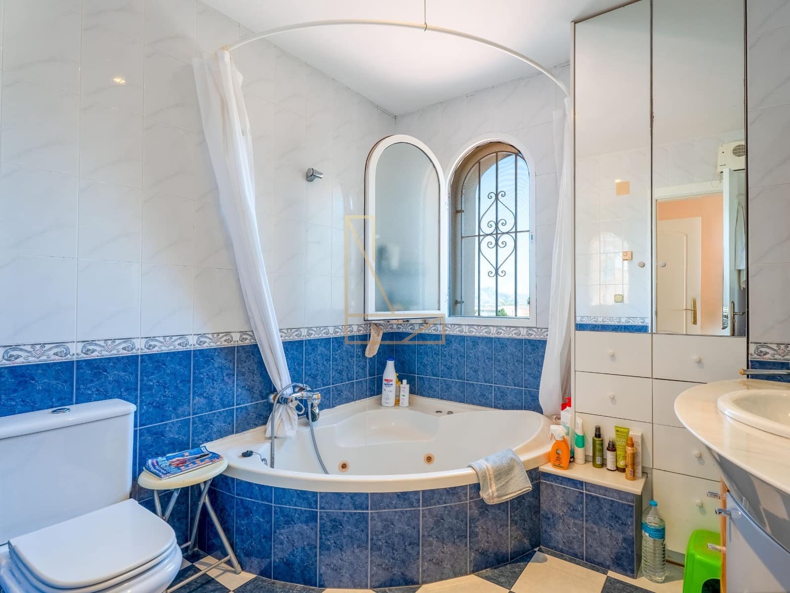 4 bedroom Villa for sale in Albir with pool garage - € 665,000 (Ref: 9239574)