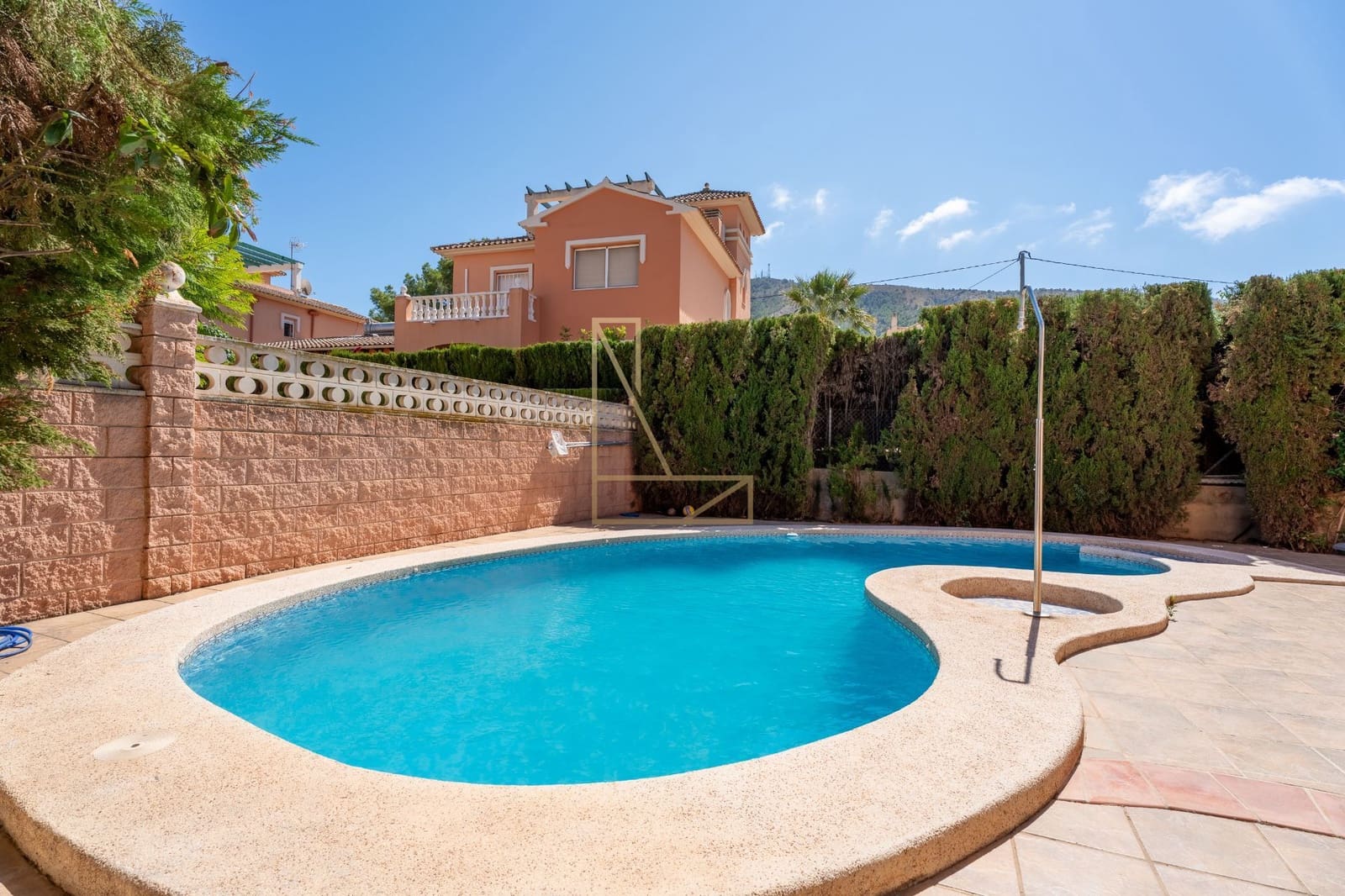 4 bedroom Villa for sale in Albir with pool garage - € 665,000 (Ref: 9239574)