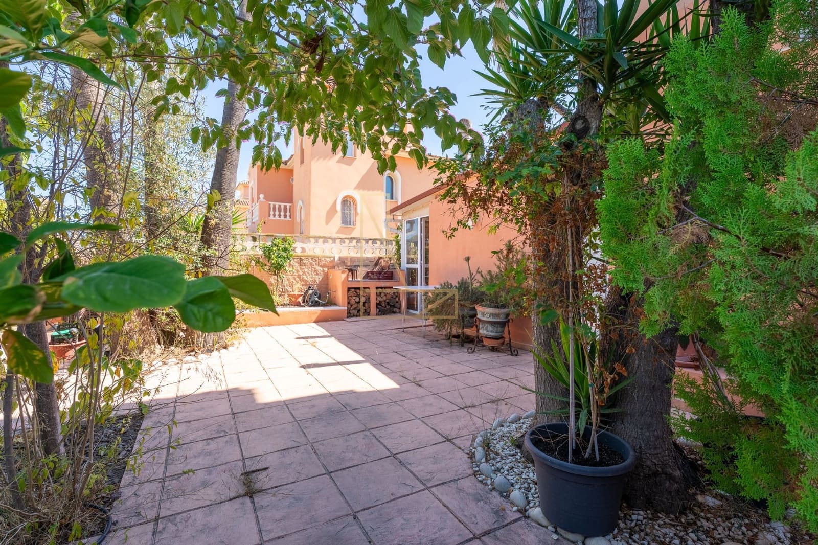 4 bedroom Villa for sale in Albir with pool garage - € 665,000 (Ref: 9239574)