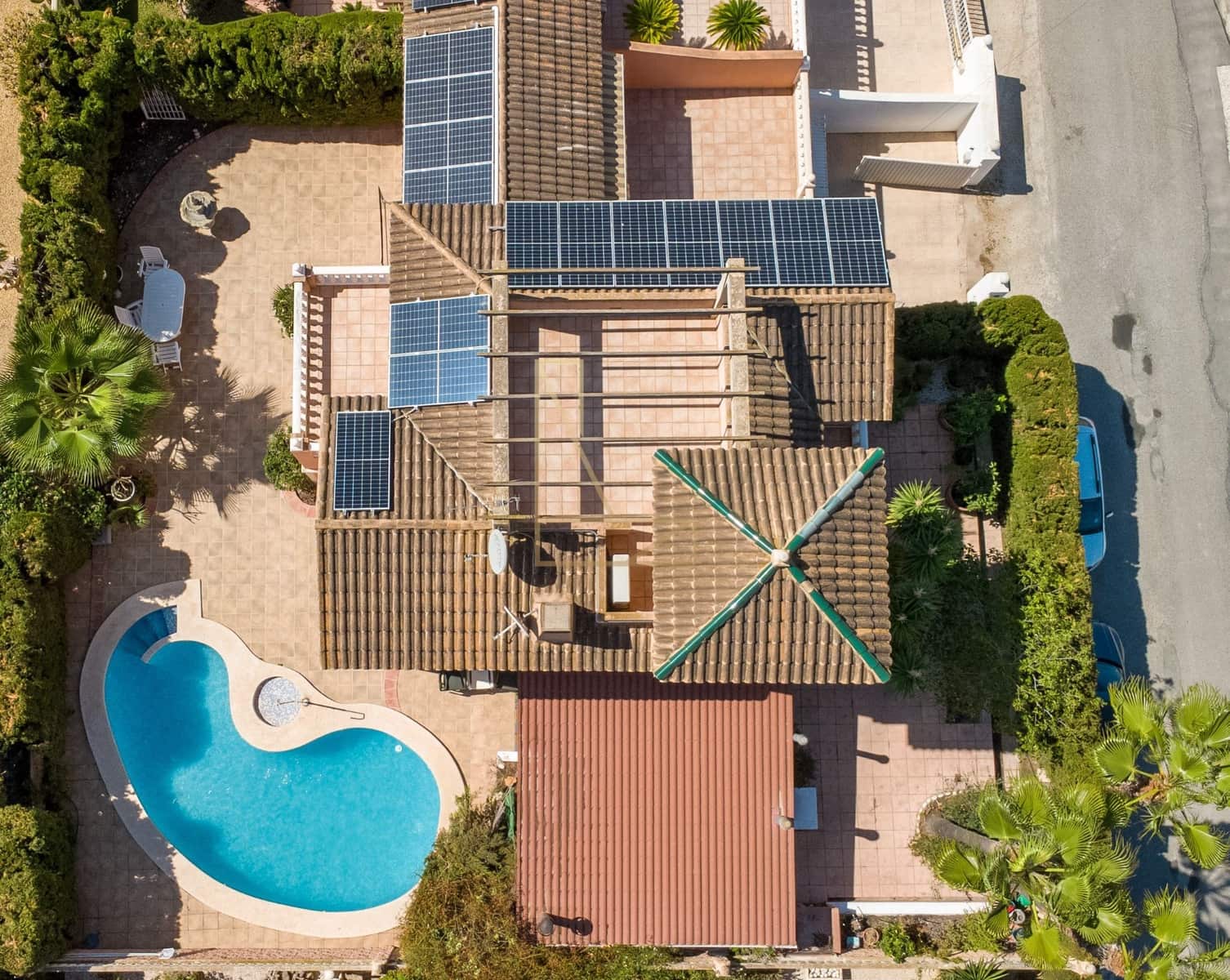 4 bedroom Villa for sale in Albir with pool garage - € 665,000 (Ref: 9239574)