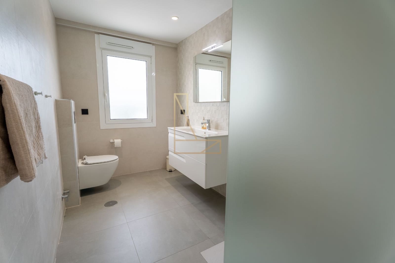 4 makuuhuone Huvila myytävänä paikassa Alfaz del Pi / L'Alfas del Pi mukana uima-altaan 
autotalli - 1 195 000 € (Ref: 9343164)