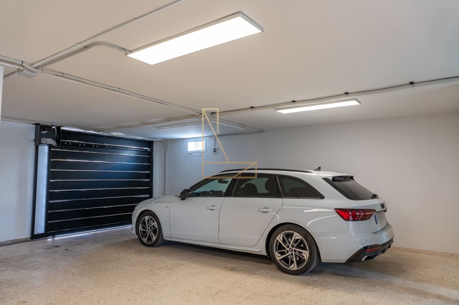 4 makuuhuone Huvila myytävänä paikassa Alfaz del Pi / L'Alfas del Pi mukana uima-altaan 
autotalli - 1 195 000 € (Ref: 9343164)