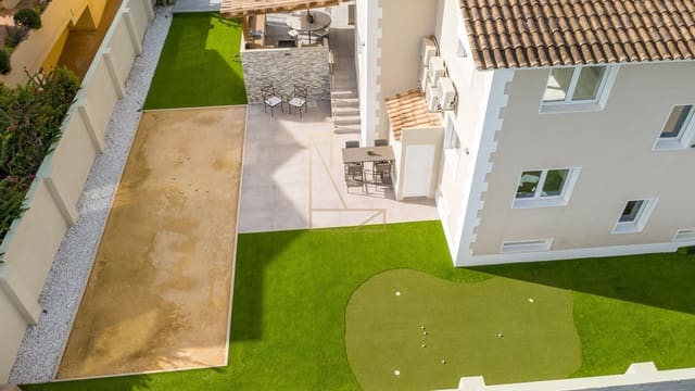 Chalet de 4 habitaciones en Alfaz del Pi / L'Alfàs del Pi en venta con piscina garaje - 1.195.000 € (Ref: 9343164)