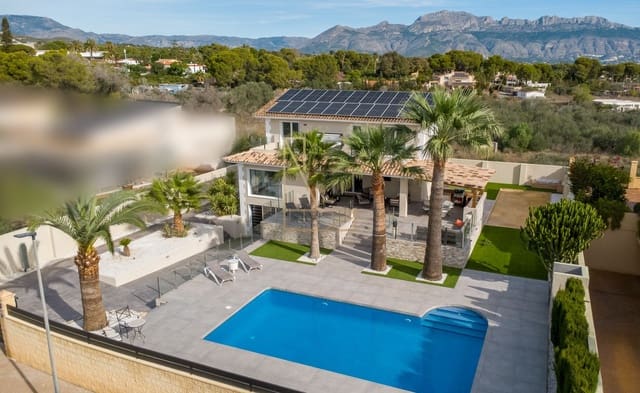 Chalet de 4 habitaciones en Alfaz del Pi / L'Alfàs del Pi en venta con piscina garaje - 1.195.000 € (Ref: 9343164)