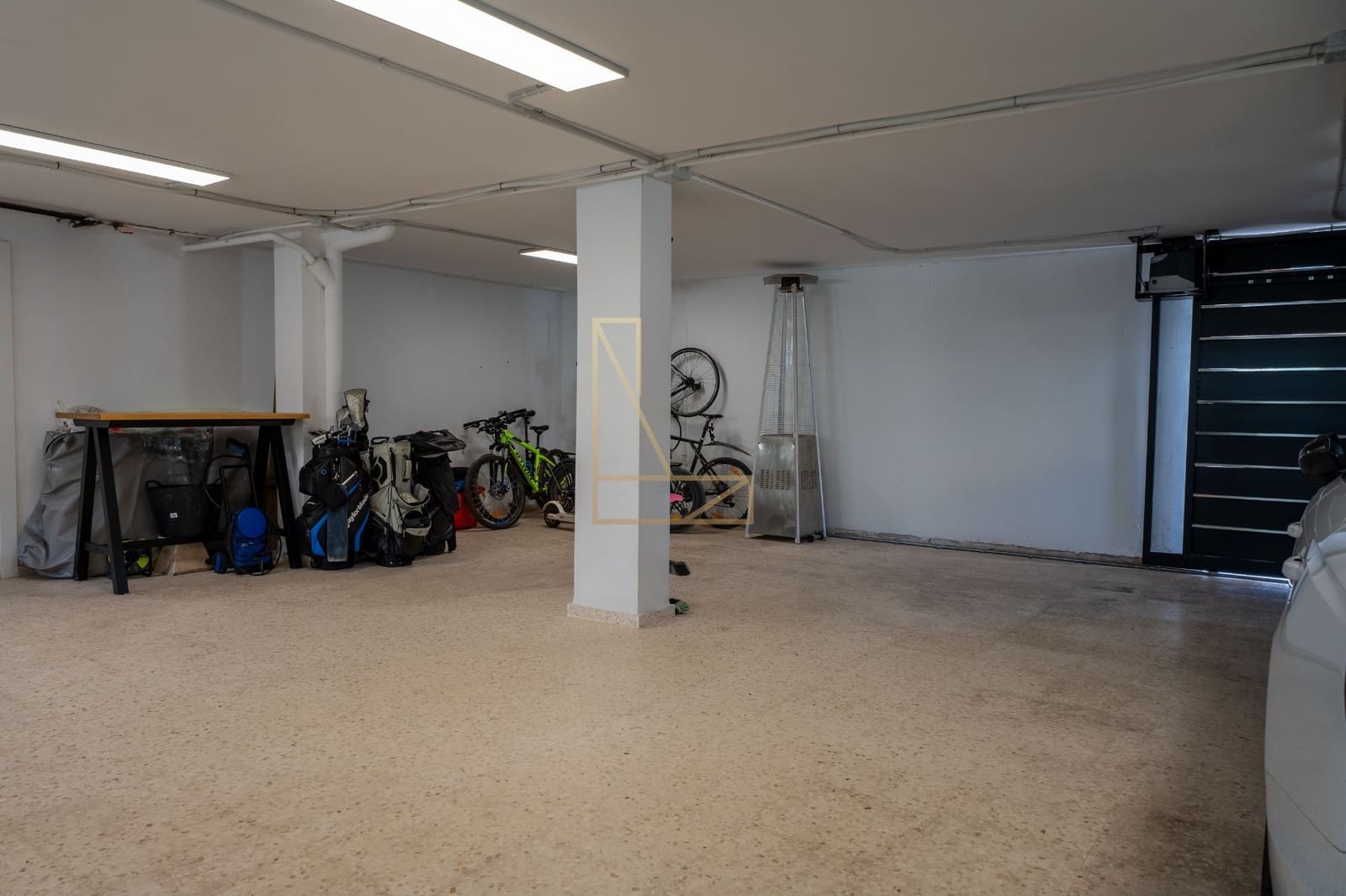 4 makuuhuone Huvila myytävänä paikassa Alfaz del Pi / L'Alfas del Pi mukana uima-altaan 
autotalli - 1 195 000 € (Ref: 9343164)