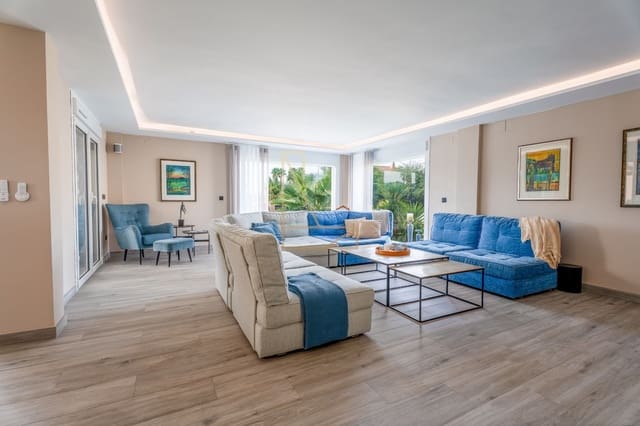 Chalet de 4 habitaciones en Alfaz del Pi / L'Alfàs del Pi en venta con piscina garaje - 1.195.000 € (Ref: 9343164)