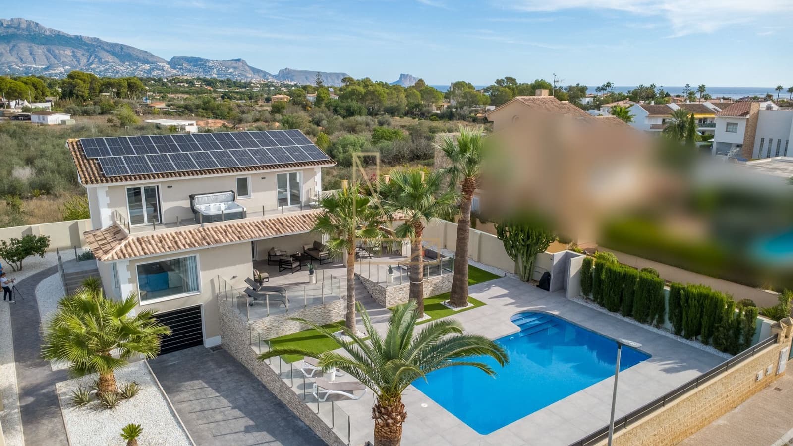 4 makuuhuone Huvila myytävänä paikassa Alfaz del Pi / L'Alfas del Pi mukana uima-altaan 
autotalli - 1 195 000 € (Ref: 9343164)