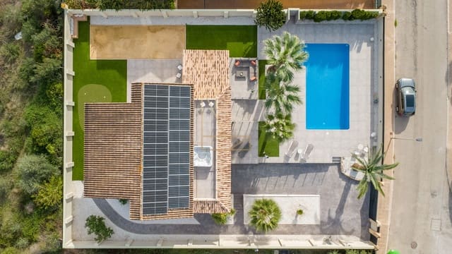 Chalet de 4 habitaciones en Alfaz del Pi / L'Alfàs del Pi en venta con piscina garaje - 1.195.000 € (Ref: 9343164)