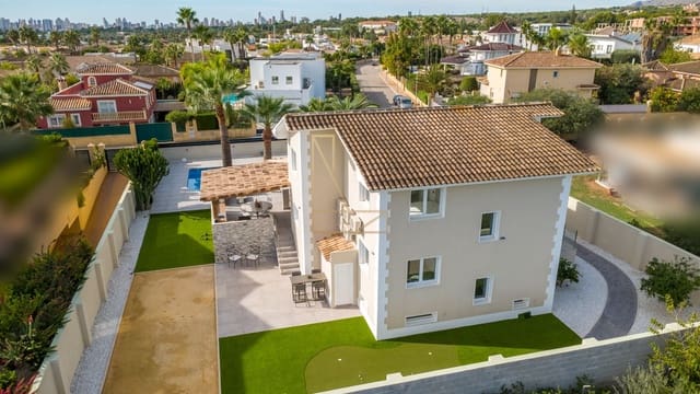 Chalet de 4 habitaciones en Alfaz del Pi / L'Alfàs del Pi en venta con piscina garaje - 1.195.000 € (Ref: 9343164)