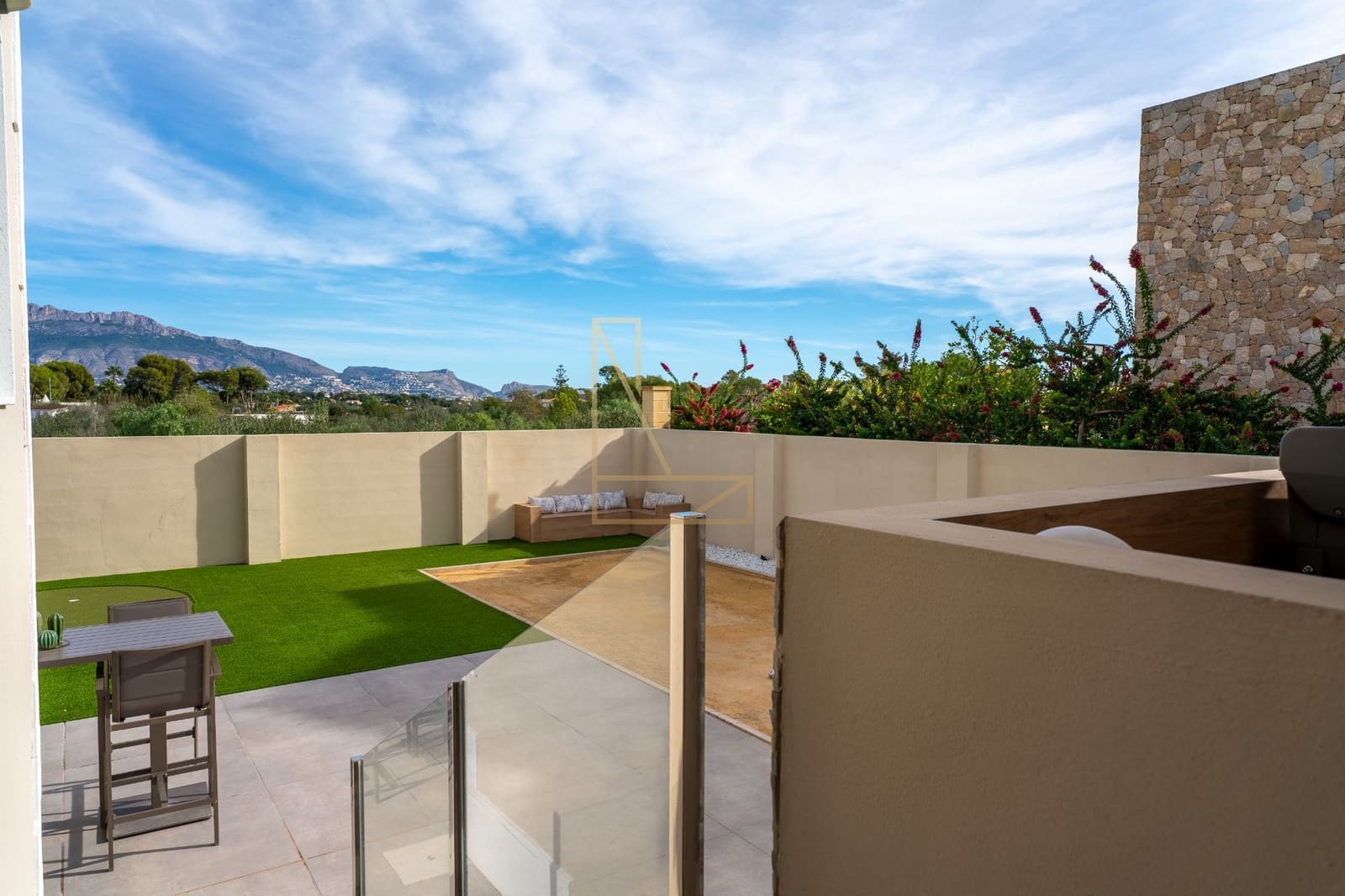 4 makuuhuone Huvila myytävänä paikassa Alfaz del Pi / L'Alfas del Pi mukana uima-altaan 
autotalli - 1 195 000 € (Ref: 9343164)