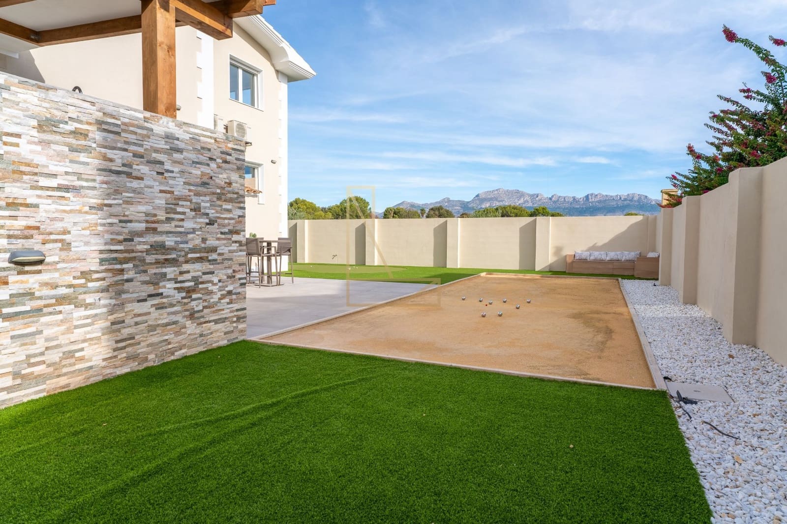 4 makuuhuone Huvila myytävänä paikassa Alfaz del Pi / L'Alfas del Pi mukana uima-altaan 
autotalli - 1 195 000 € (Ref: 9343164)