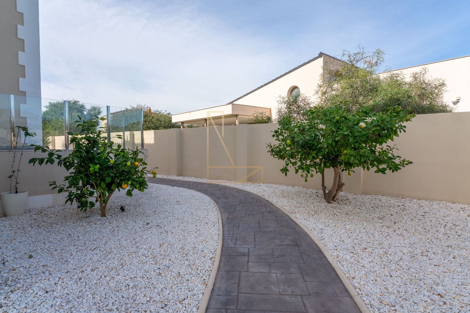 4 makuuhuone Huvila myytävänä paikassa Alfaz del Pi / L'Alfas del Pi mukana uima-altaan 
autotalli - 1 195 000 € (Ref: 9343164)