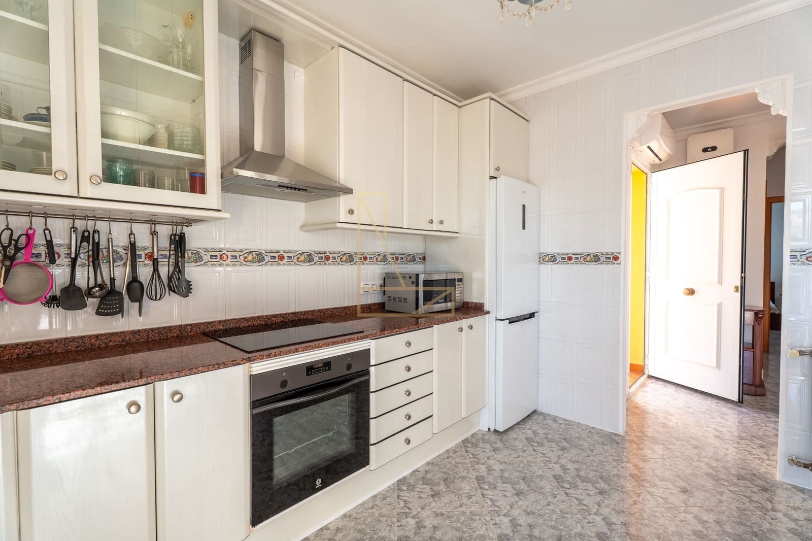 5 makuuhuone Huvila myytävänä paikassa Calpe / Calp mukana uima-altaan 
autotalli - 716 000 € (Ref: 9407903)