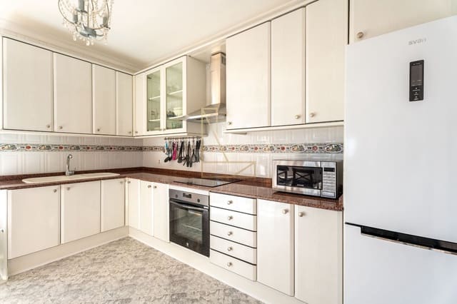 5 bedroom Villa for sale in Calpe / Calp with pool garage - € 716,000 (Ref: 9407903)