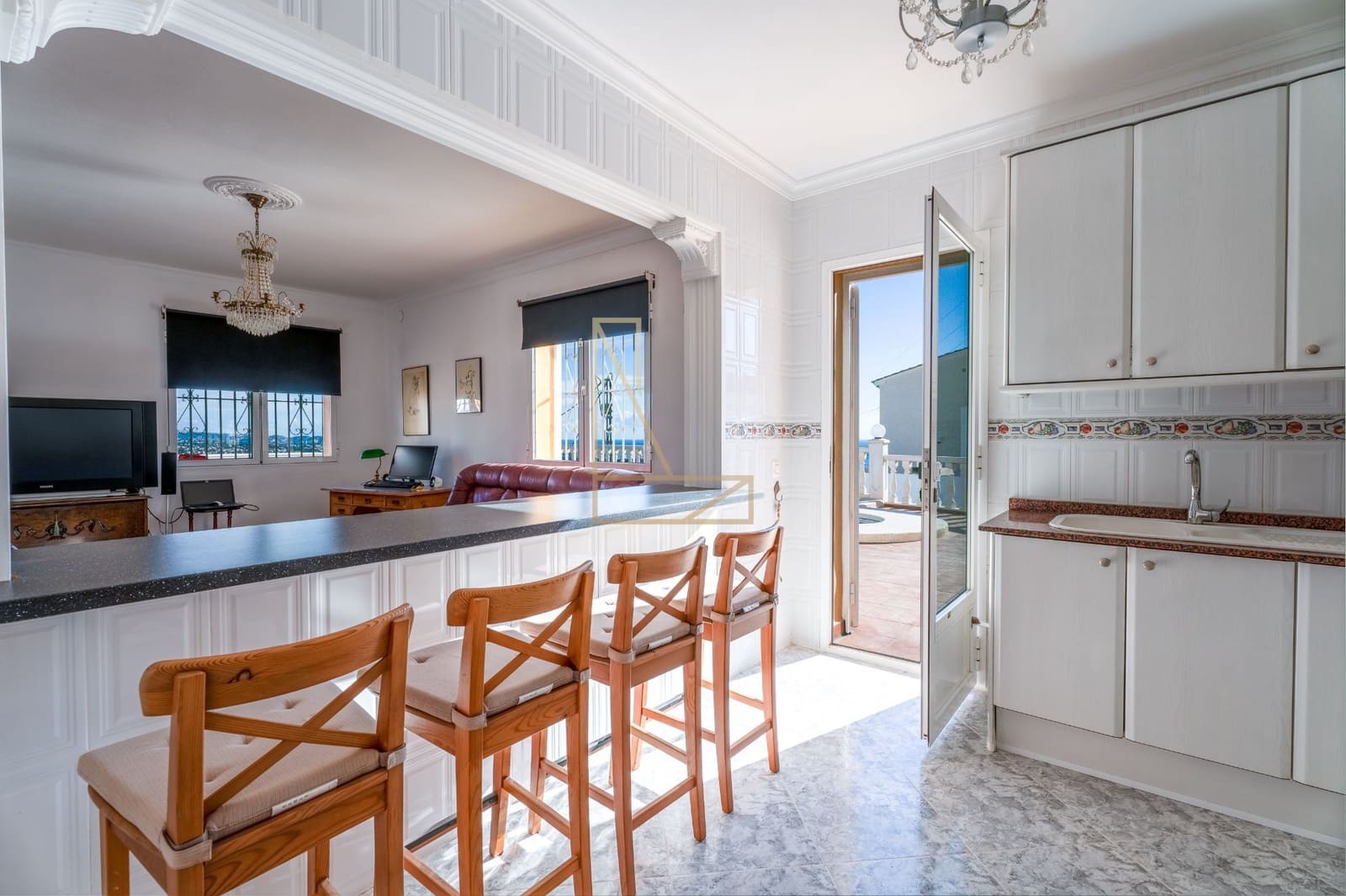 5 makuuhuone Huvila myytävänä paikassa Calpe / Calp mukana uima-altaan 
autotalli - 716 000 € (Ref: 9407903)