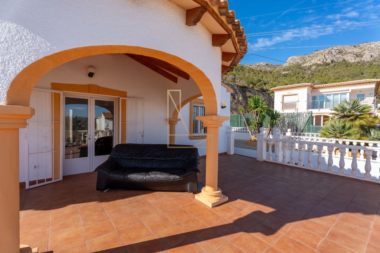 5 makuuhuone Huvila myytävänä paikassa Calpe / Calp mukana uima-altaan 
autotalli - 716 000 € (Ref: 9407903)