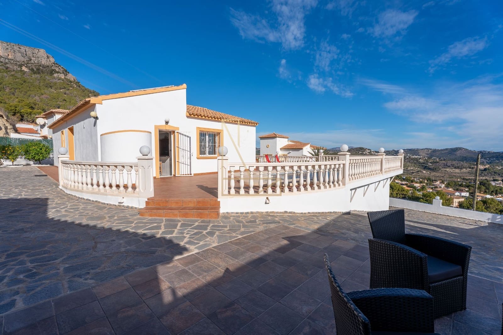 5 makuuhuone Huvila myytävänä paikassa Calpe / Calp mukana uima-altaan 
autotalli - 716 000 € (Ref: 9407903)