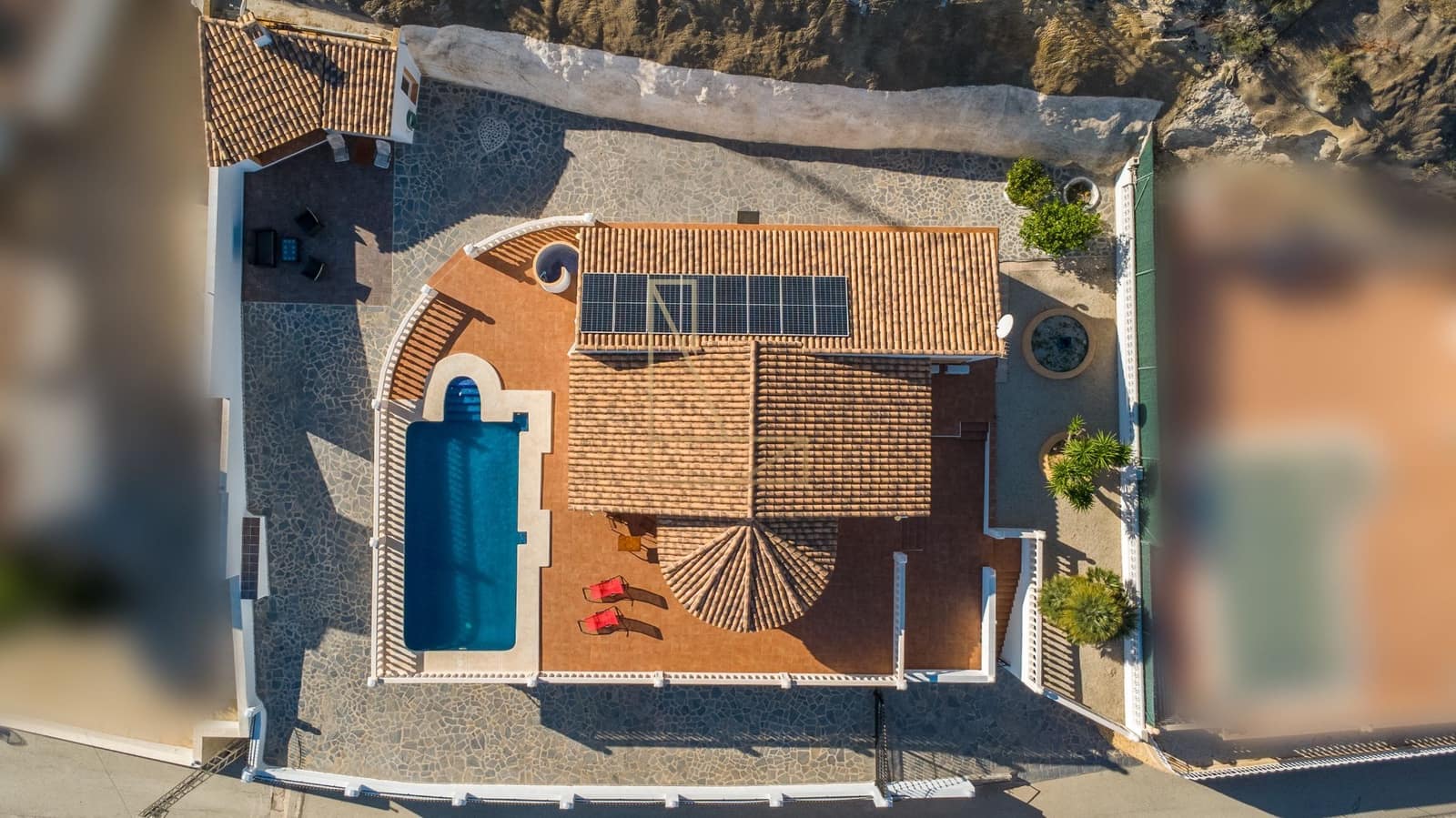 5 makuuhuone Huvila myytävänä paikassa Calpe / Calp mukana uima-altaan 
autotalli - 716 000 € (Ref: 9407903)