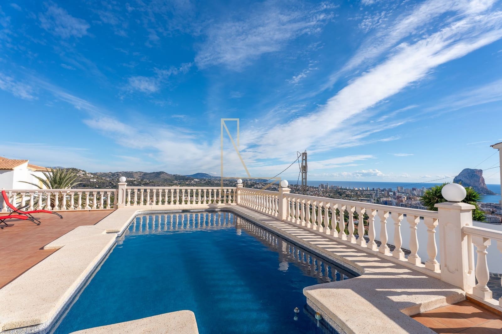 5 makuuhuone Huvila myytävänä paikassa Calpe / Calp mukana uima-altaan 
autotalli - 716 000 € (Ref: 9407903)