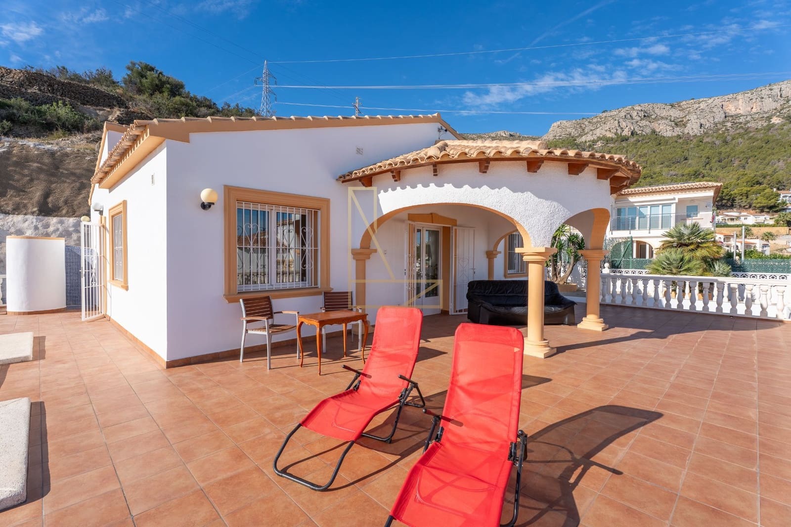 5 makuuhuone Huvila myytävänä paikassa Calpe / Calp mukana uima-altaan 
autotalli - 716 000 € (Ref: 9407903)