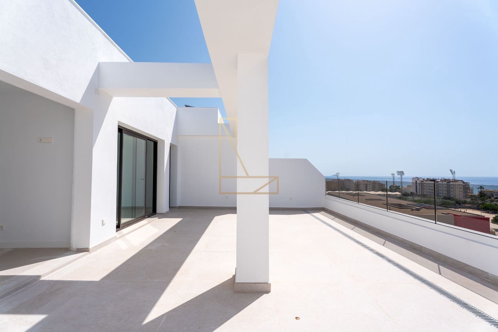 Ático de 3 habitaciones en La Villajoyosa / Vila Joiosa en venta con piscina garaje - 585.000 € (Ref: 9627152)