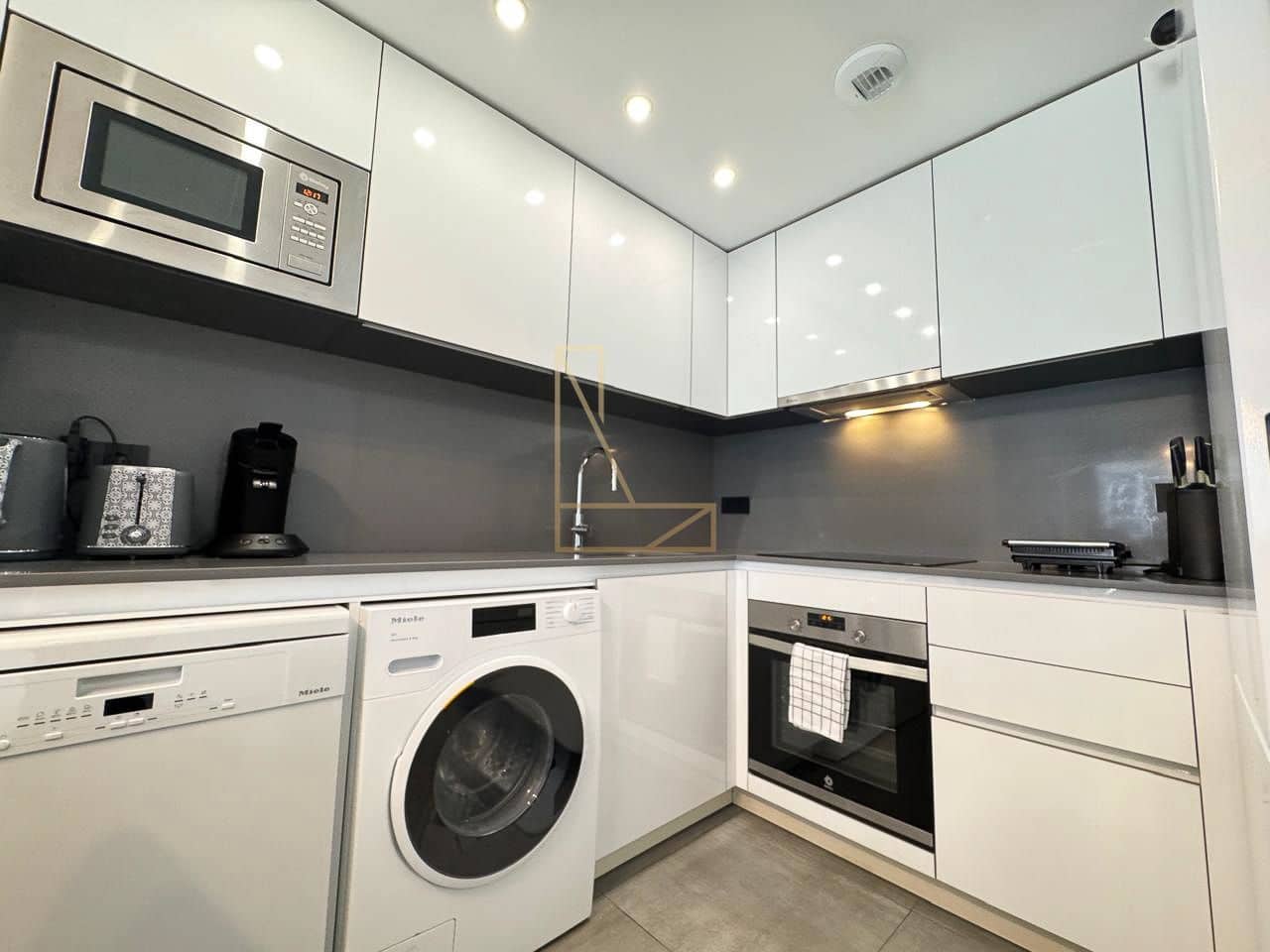 2 bedroom Apartment for sale in Calpe / Calp with pool garage - € 410,000 (Ref: 9651192)