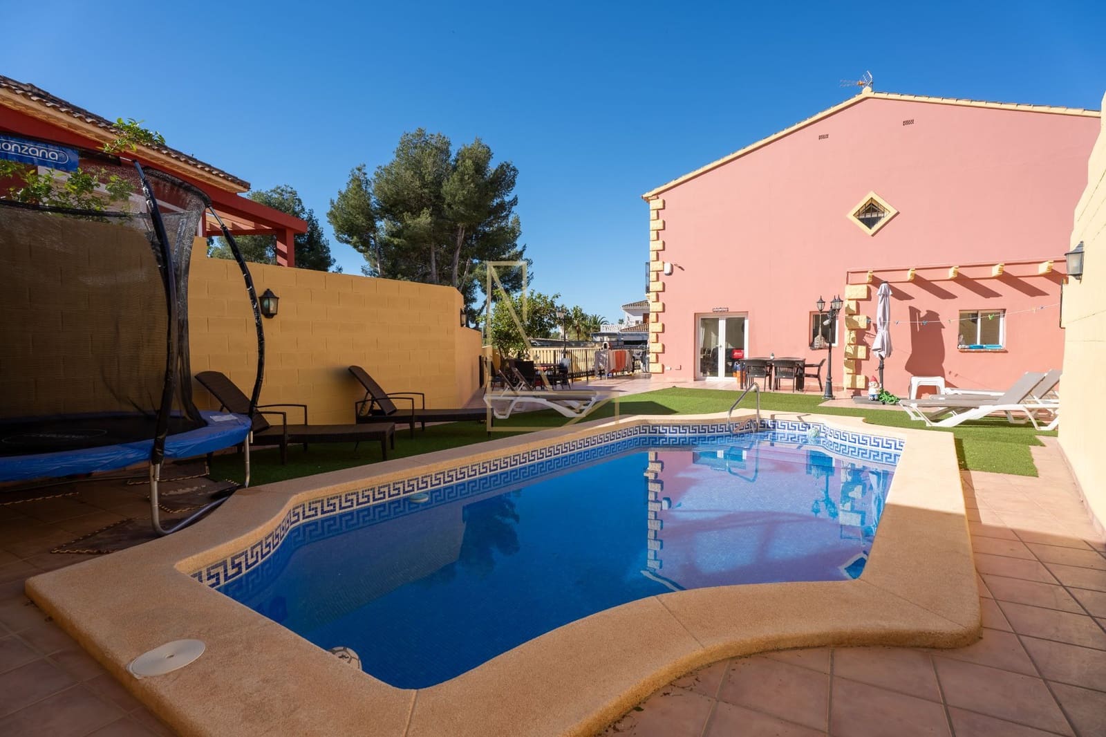 6 sypialnia Dom blizniak na sprzedaż w La Nucia z basenem garażem - 465 000 € (Ref: 9777620)