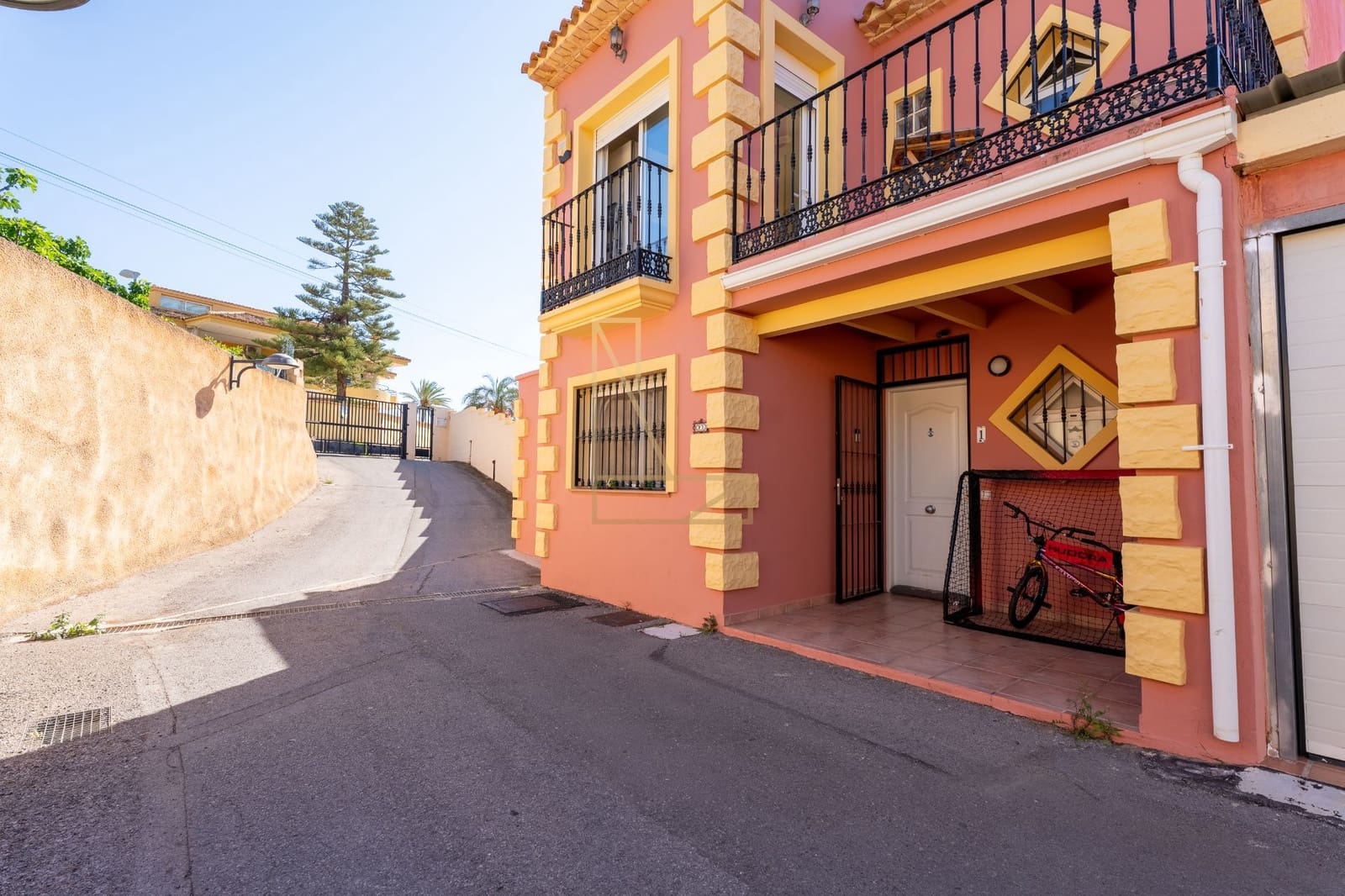 6 sypialnia Dom blizniak na sprzedaż w La Nucia z basenem garażem - 465 000 € (Ref: 9777620)