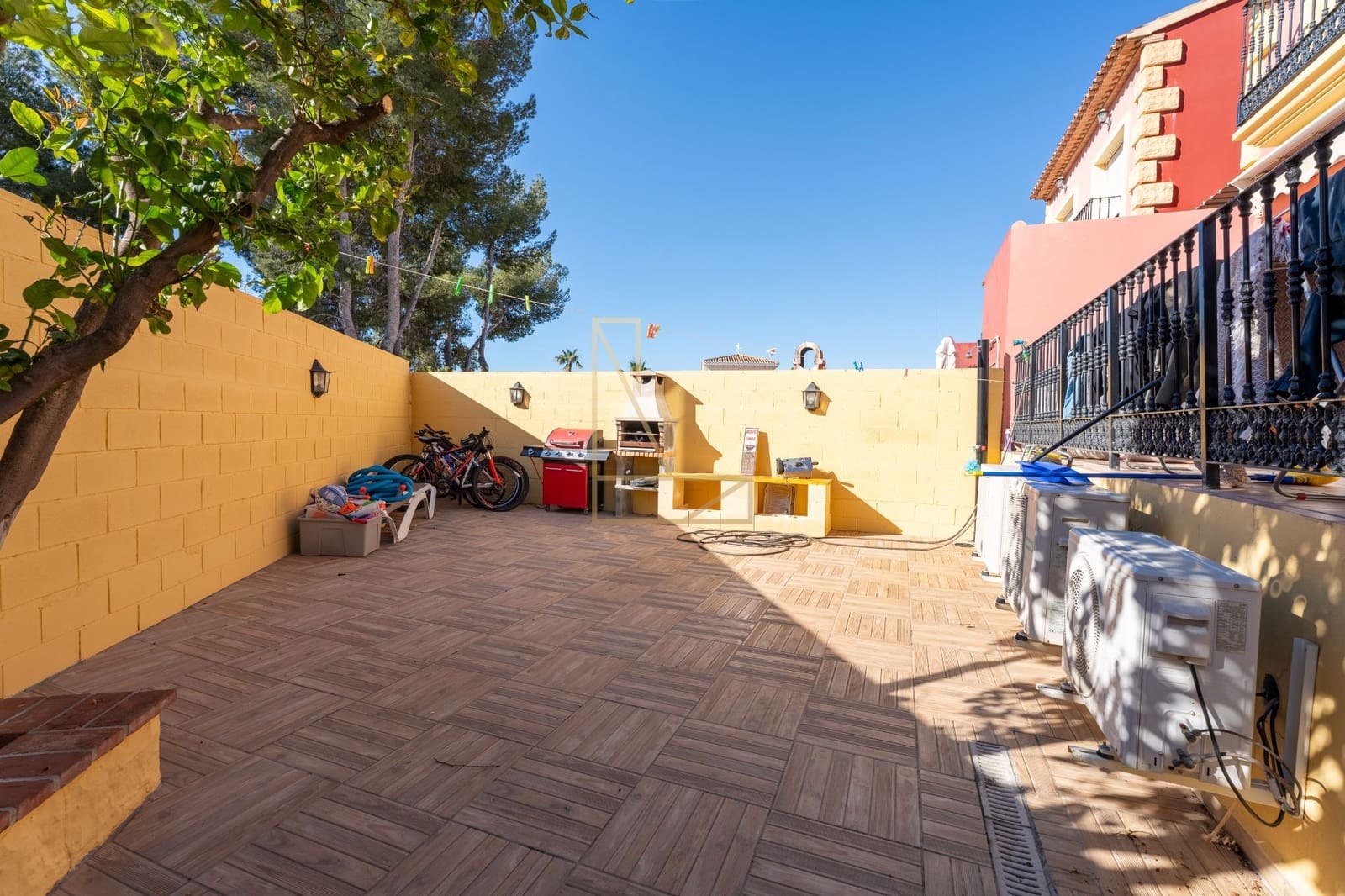 6 sypialnia Dom blizniak na sprzedaż w La Nucia z basenem garażem - 465 000 € (Ref: 9777620)