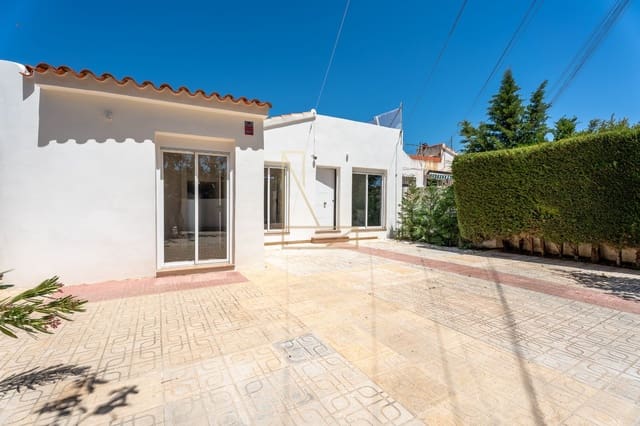 4 bedroom Semi-detached Villa for sale in La Nucia with garage - € 395,000 (Ref: 9806037)