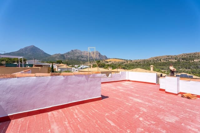 4 bedroom Semi-detached Villa for sale in La Nucia with garage - € 395,000 (Ref: 9806037)