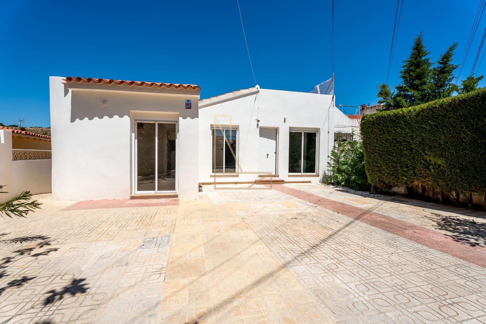 4 bedroom Semi-detached Villa for sale in La Nucia with garage - € 395,000 (Ref: 9806037)
