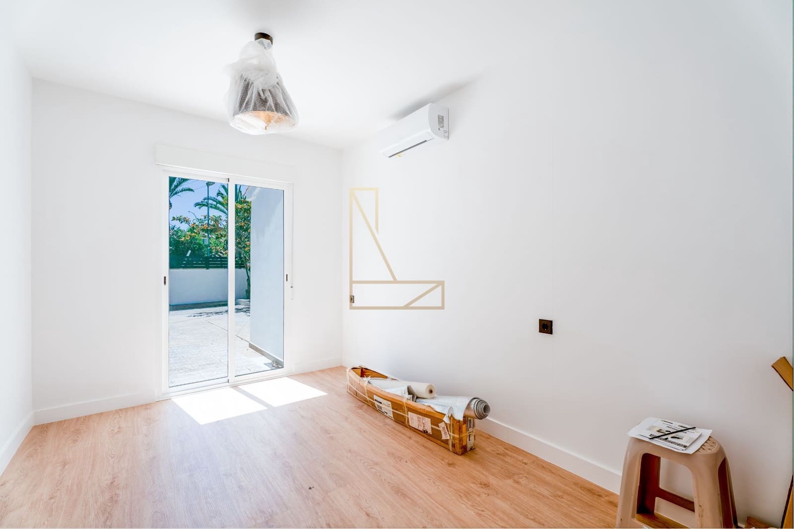 4 bedroom Semi-detached Villa for sale in La Nucia with garage - € 395,000 (Ref: 9806037)